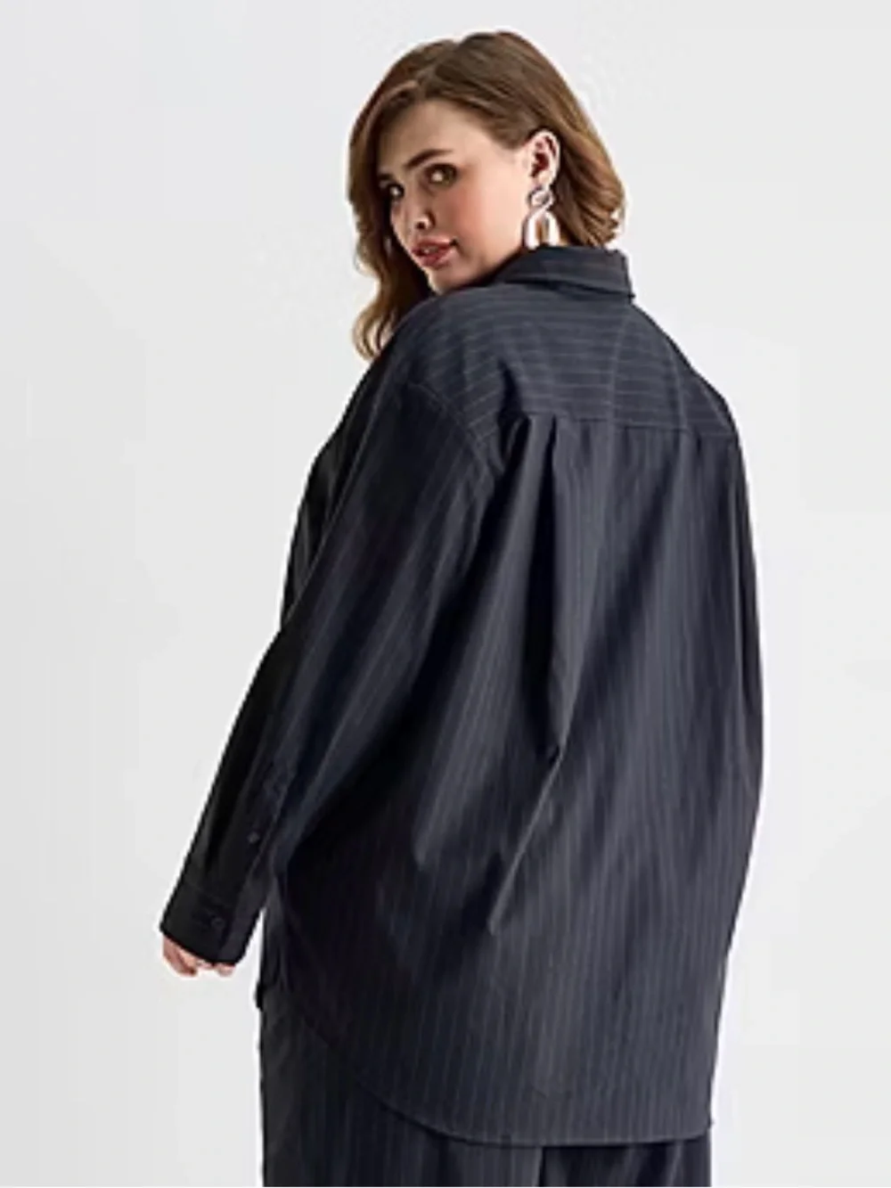 NWT Ashley Graham Navy Pinstripe Oversized Button Down Shirt - Picture 3 of 16